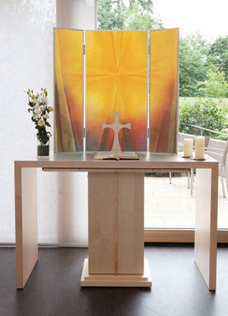 02_Altar-SPlus-Kreuz